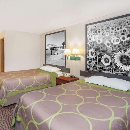 Super 8 By Wyndham Muscatine Hotell Eksteriør bilde