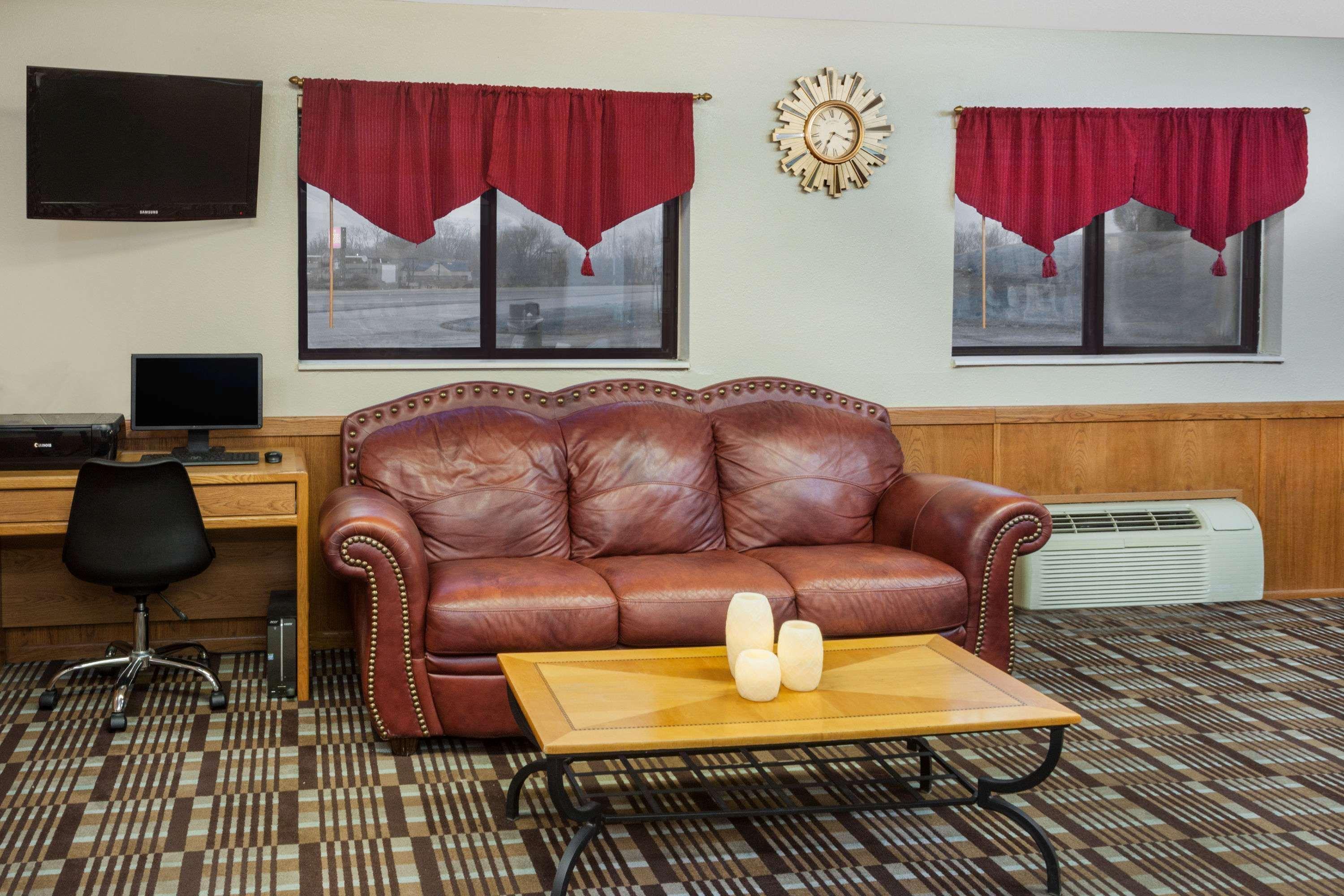 Super 8 By Wyndham Muscatine Hotell Eksteriør bilde