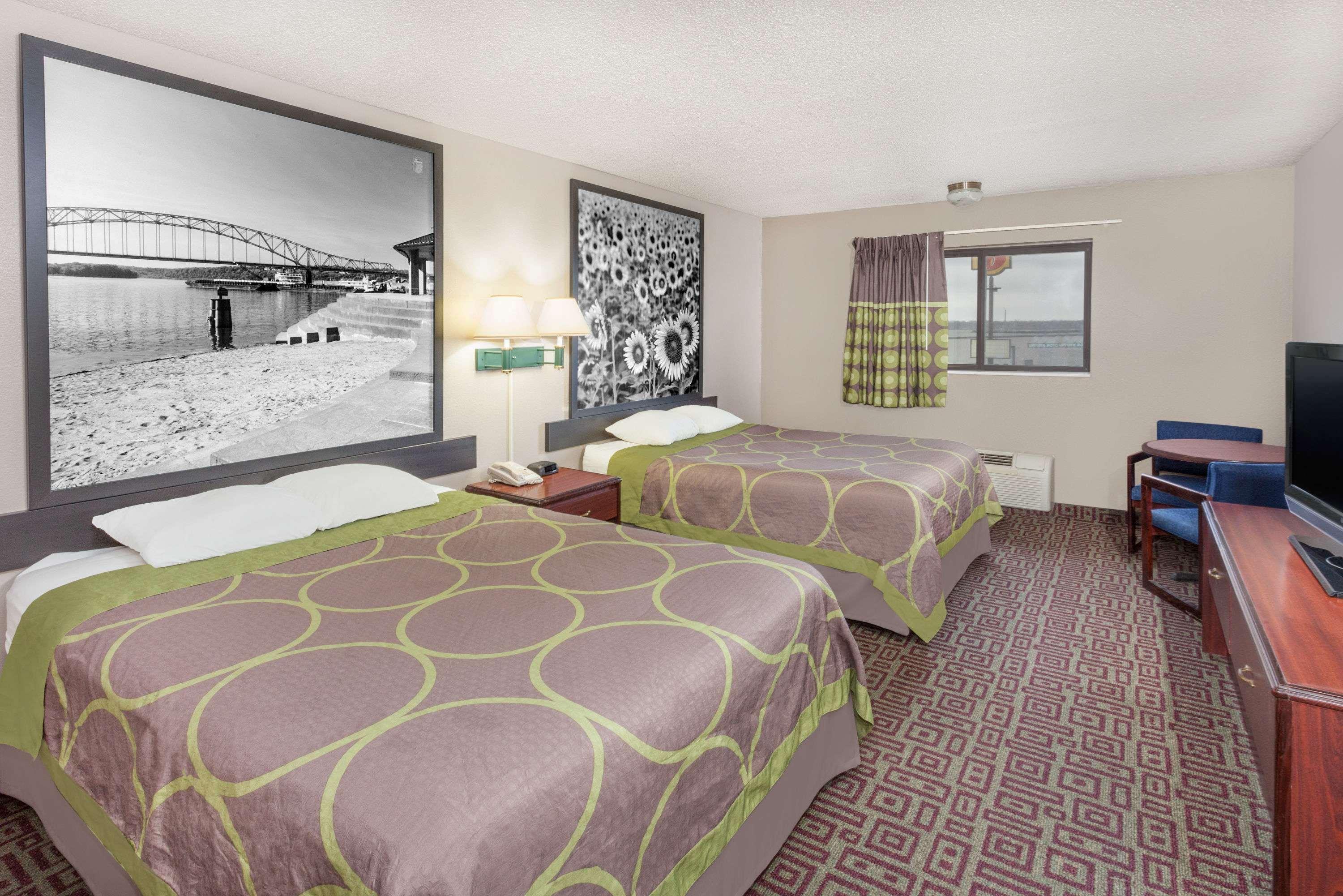 Super 8 By Wyndham Muscatine Hotell Eksteriør bilde