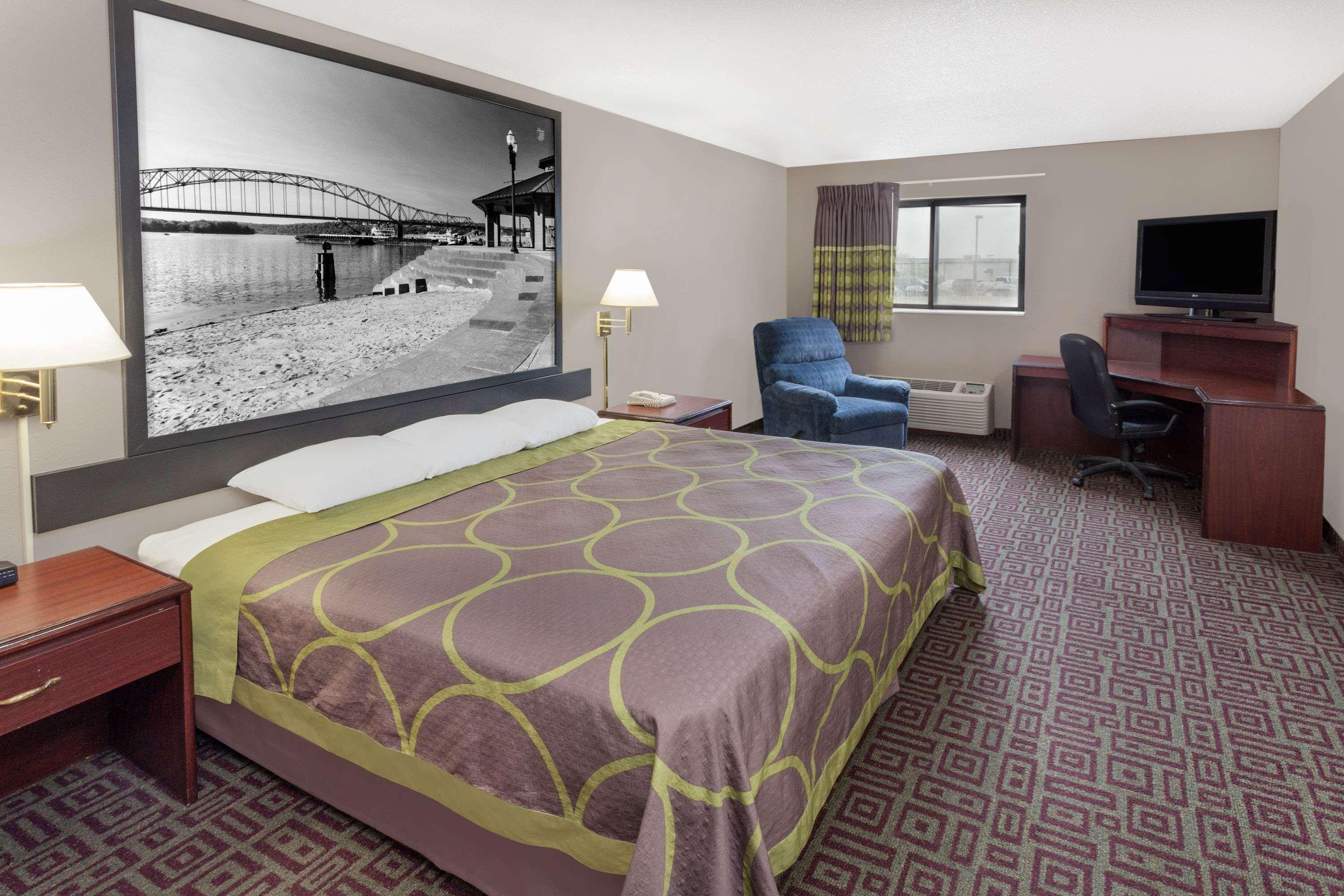 Super 8 By Wyndham Muscatine Hotell Eksteriør bilde