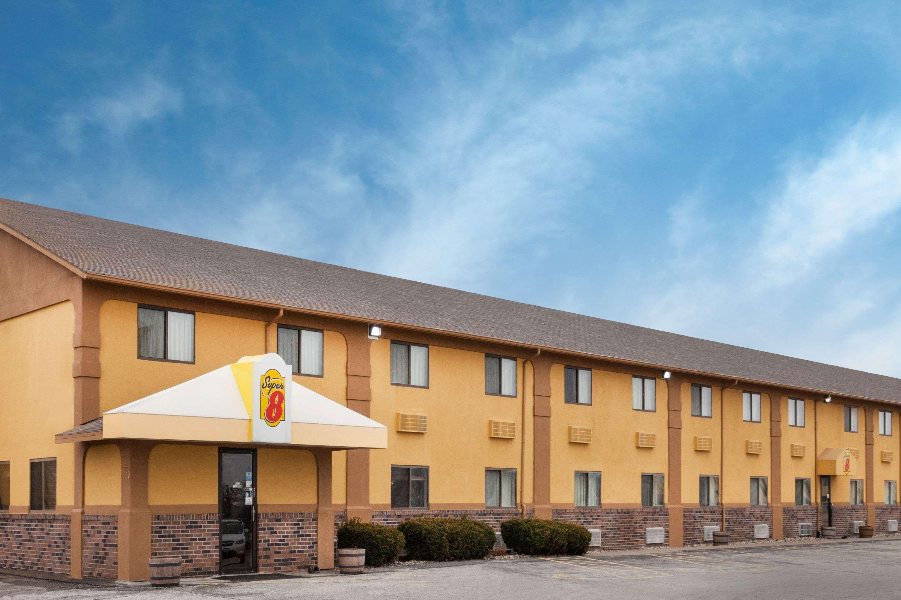 Super 8 By Wyndham Muscatine Hotell Eksteriør bilde