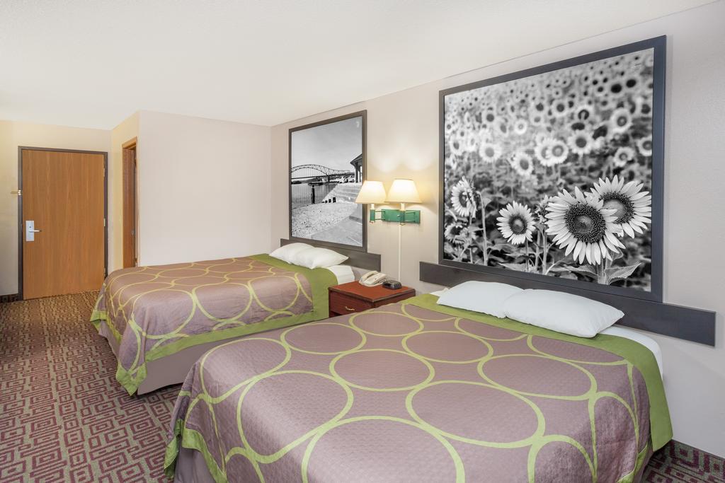 Super 8 By Wyndham Muscatine Hotell Eksteriør bilde